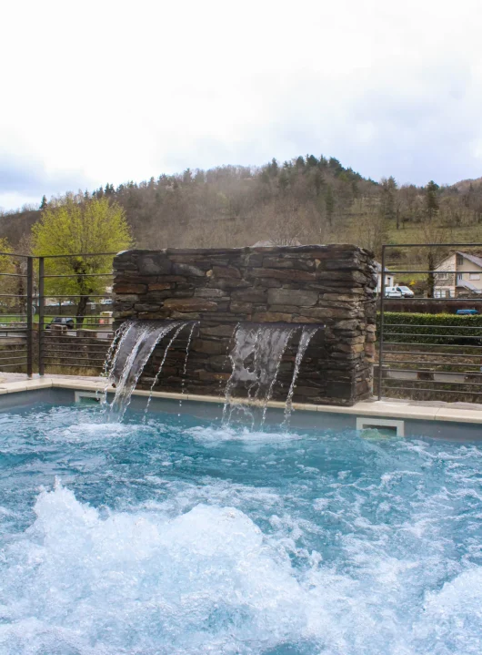 Outdoor pool at the Bagnols-les-Bains thermal spa