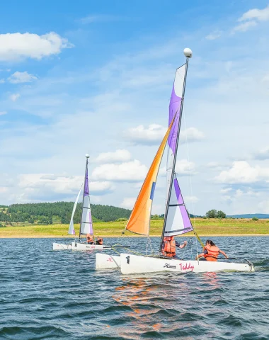 Sailing on Lake Naussac