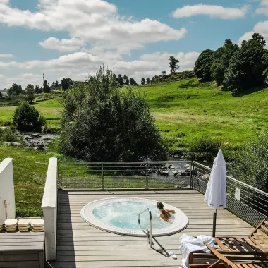 Outdoor jacuzzi at the Chaldette thermal spa