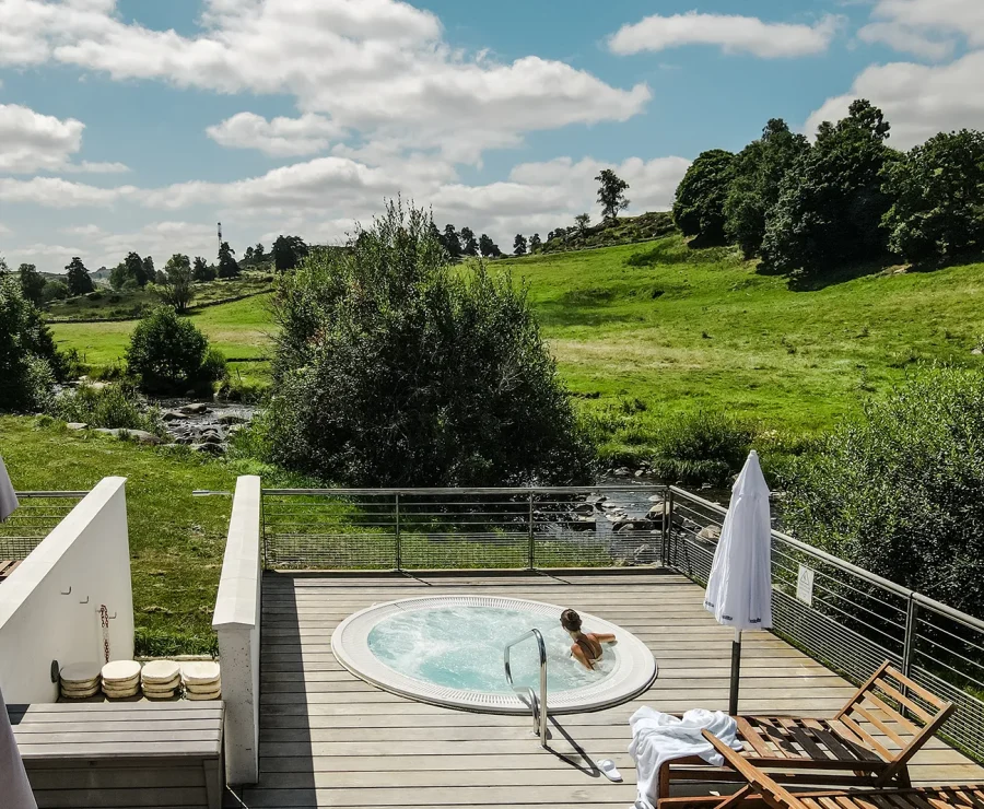 Outdoor jacuzzi at the Chaldette thermal spa
