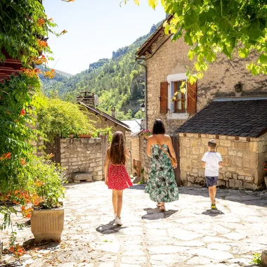 A stroll through the narrow streets of Sainte-Enimie