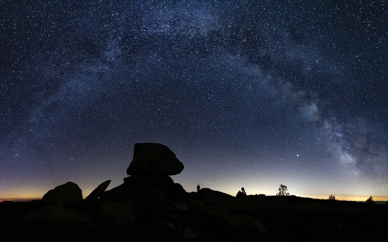 Milky Way at the chaos of old Nîmes