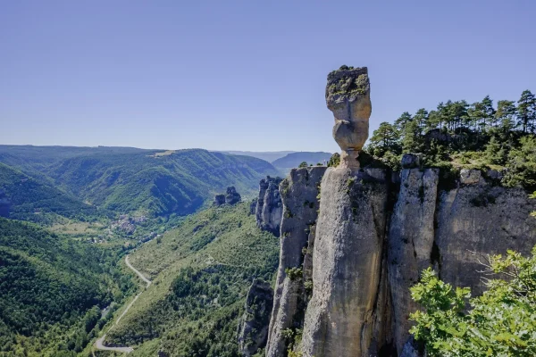 Hiking along the Méjean ridge