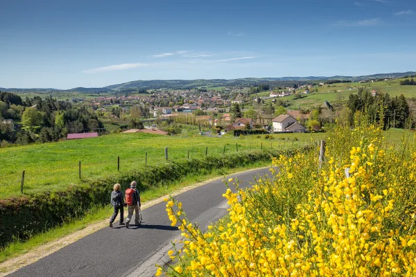 Hikers on the Régordane trail