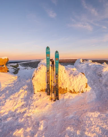 Skiing at the summit of Finiels