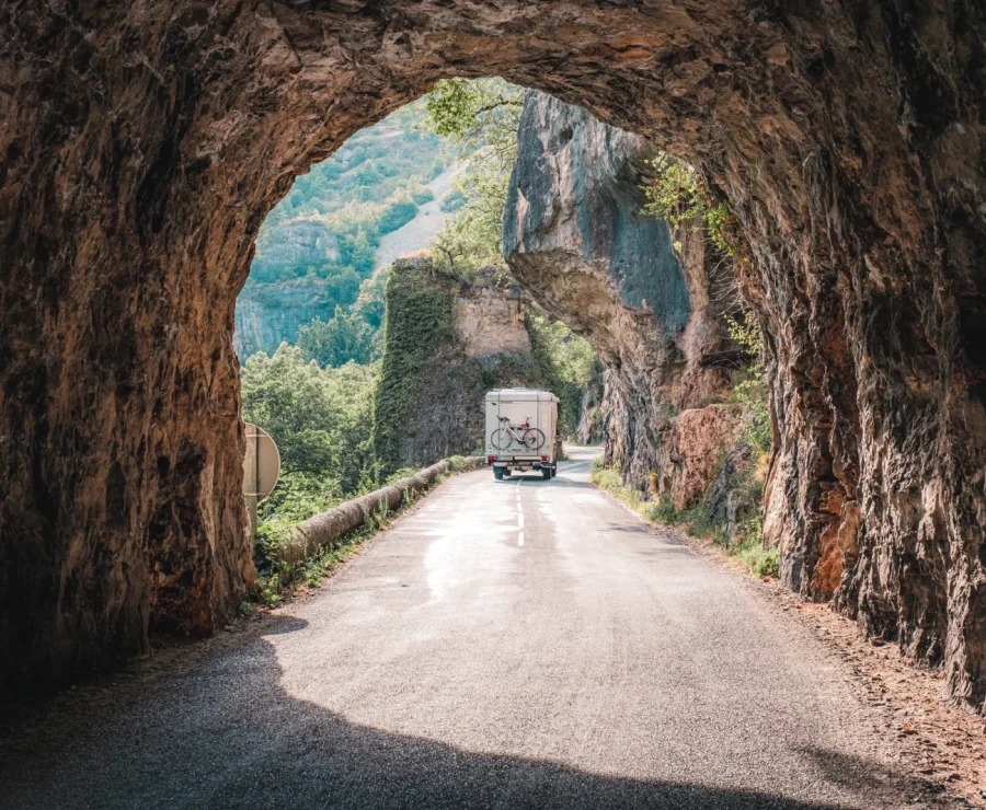 Road with tunnel along the Tarn